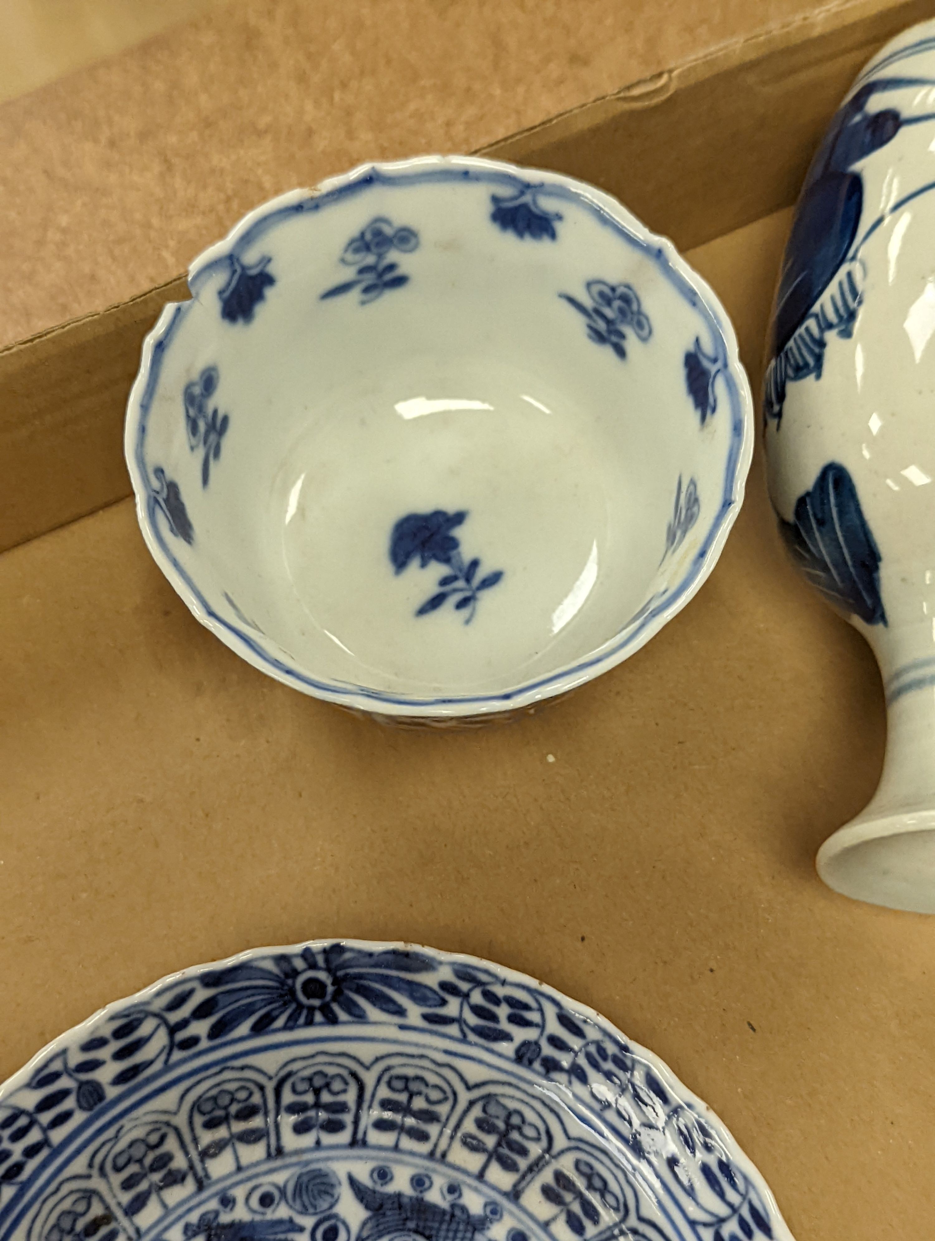 A group of Chinese porcelain teabowls and saucers, 18th-20th century